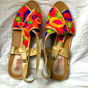 Embroidered flats with multicolored and gold